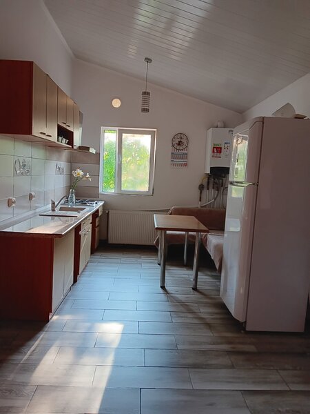 Antiaeriana, inchiriez camera in vila complet utilata si mobilata,